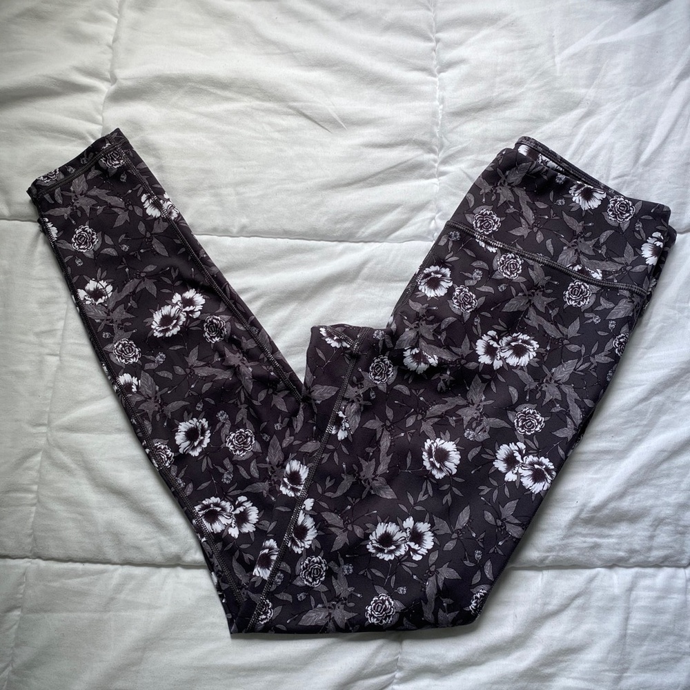 Fabletics Grey Floral 7/8 Leggings